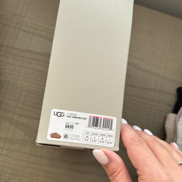 UGG Maxi Tasman Curly Baby Infant Cozy Velcro Slip On Shoes 04/05 12-18 Months - Picture 4 of 4